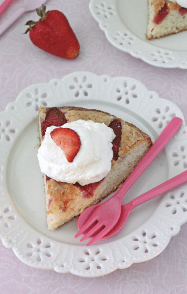 STRAWBERRY YOGURT CAKE